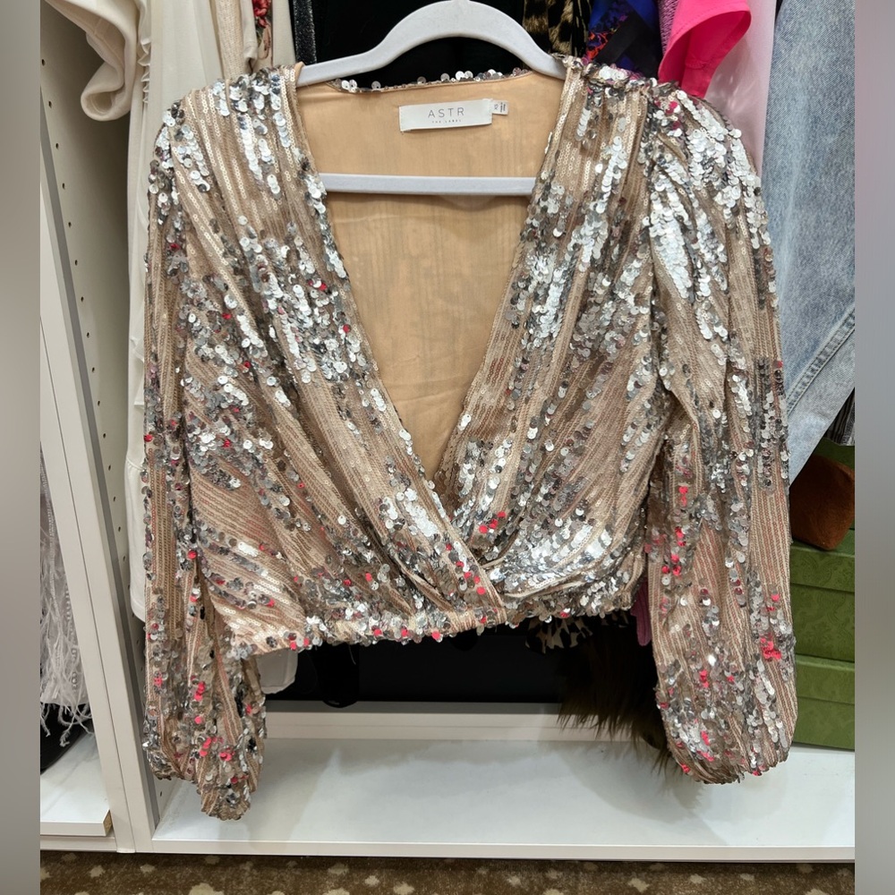ASTR Sequin long sleeve blouse